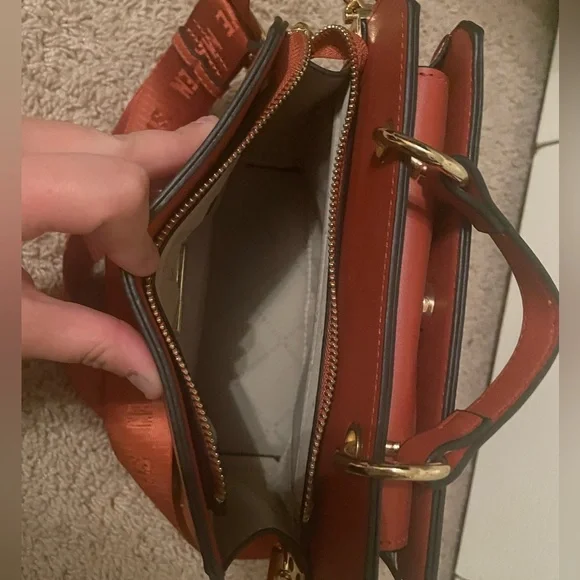 Steve Madden Red-Orange Handbag with Strap - Picture 5 of 8